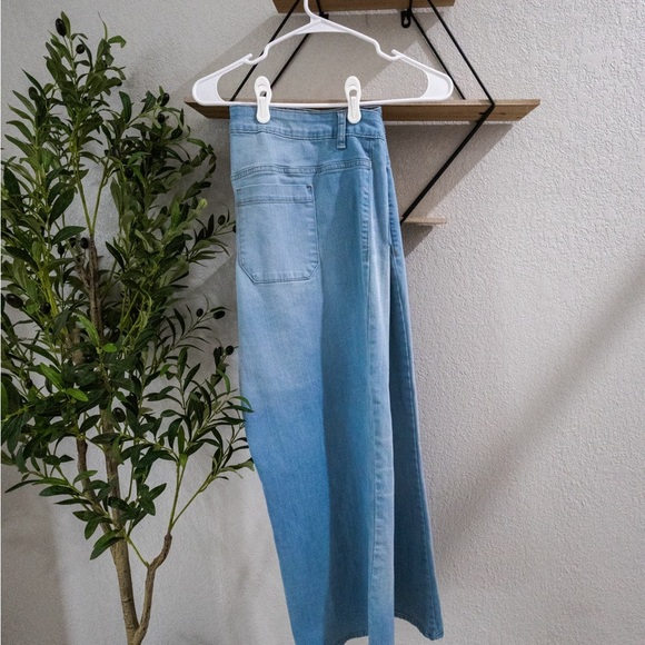 Light Blue Women's Old Navy Flair Size 18 Jeans - Picture 2 of 7